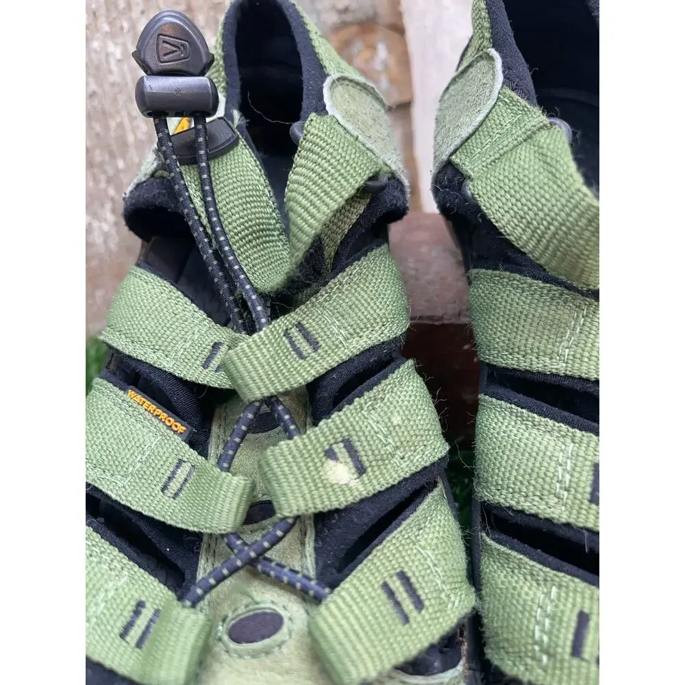 KEEN Newport H2 Water Sandals Youth 4 Camo